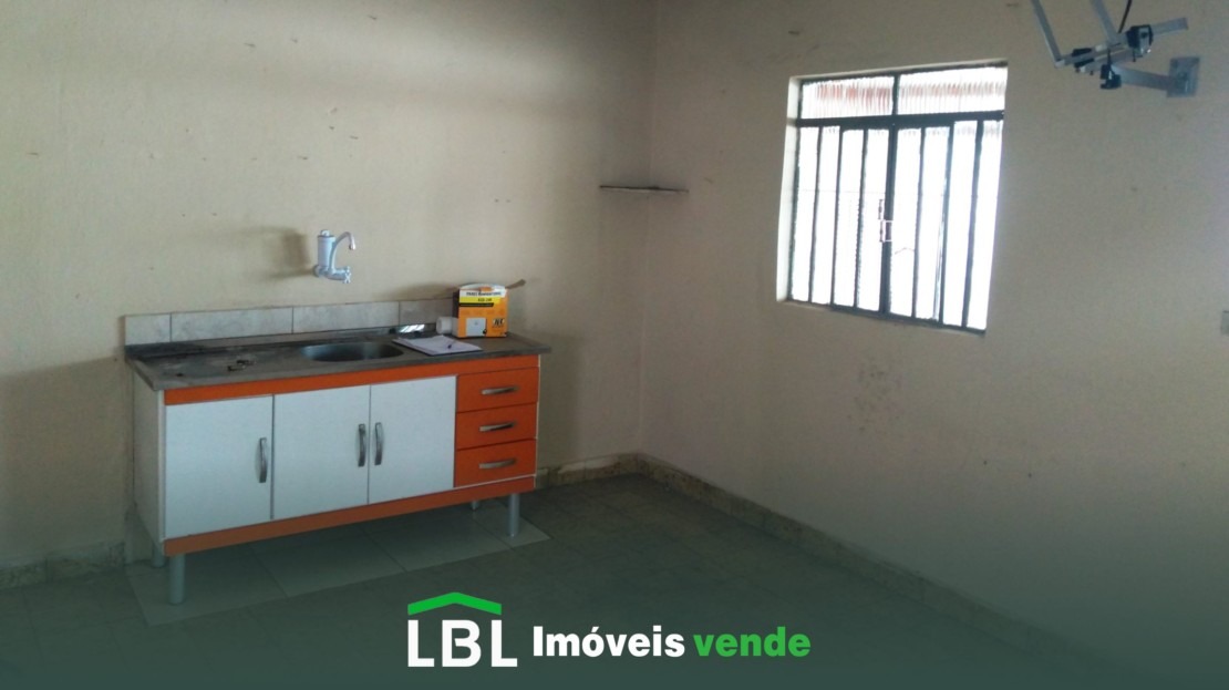 Vende-se imóvel em Bueno Brandão.