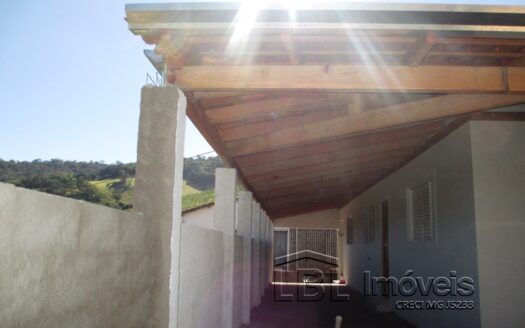 Ótima casa recém construída com 03 dormitórios!!!