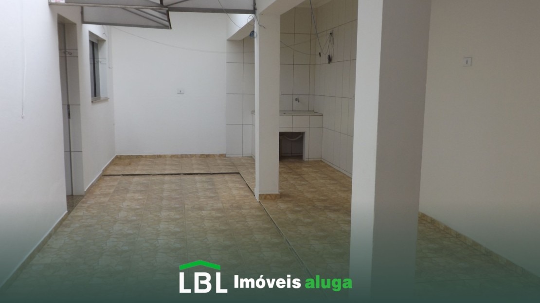 Aluga-se ótima casa em Bueno Brandão.