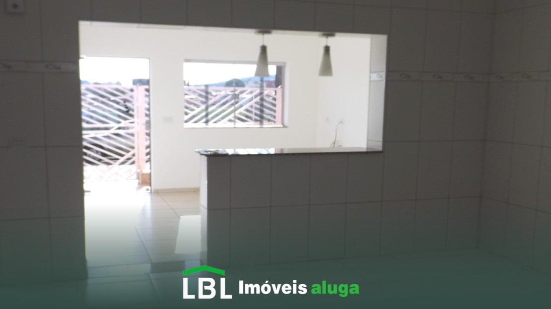 Aluga-se ótima casa em Bueno Brandão.