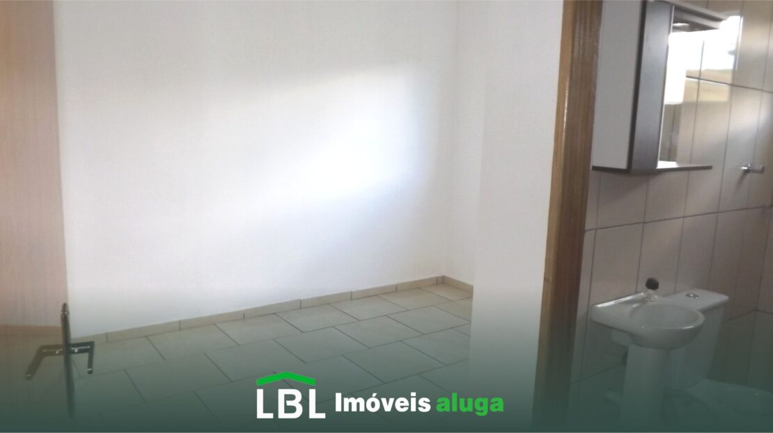 Aluga-se casa pequena em Bueno Brandão.