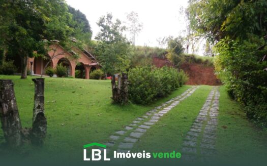 Linda chácara com ampla área de lazer!!!