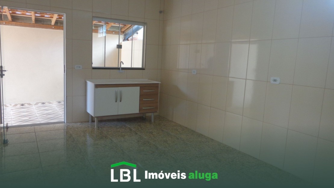 Aluga-se ótima casa em Bueno Brandão!