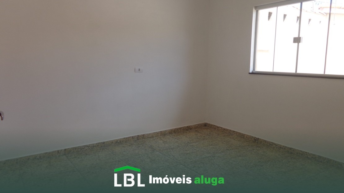 Aluga-se ótima casa em Bueno Brandão!