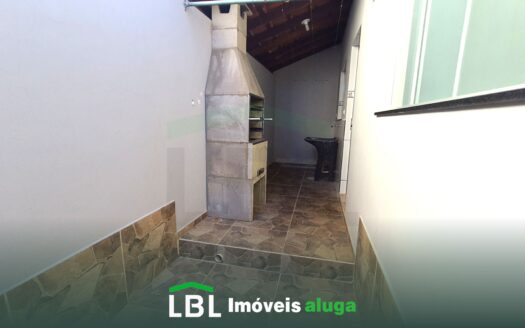 Ótima casa de fundos no Centro de Bueno Brandão!!