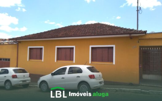 Ótima casa no Centro de Bueno Brandão