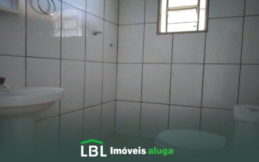 Casa pequena com 02 dormitórios em Bueno Brandão