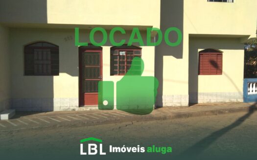 Casa pequena no centro de Bueno Brandão