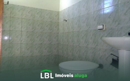 Casa pequena no centro de Bueno Brandão