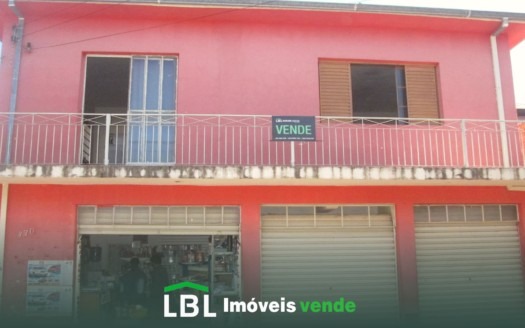 Vende-se casa em Bueno Brandão-MG.