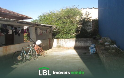 Ótima casa, com 02 pontos comerciais, no Centro de Bueno Brandão