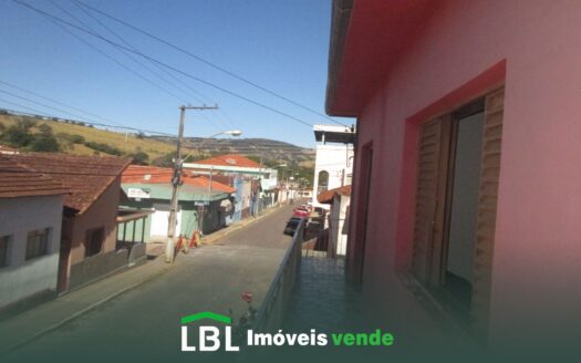 Ótima casa, com 02 pontos comerciais, no Centro de Bueno Brandão