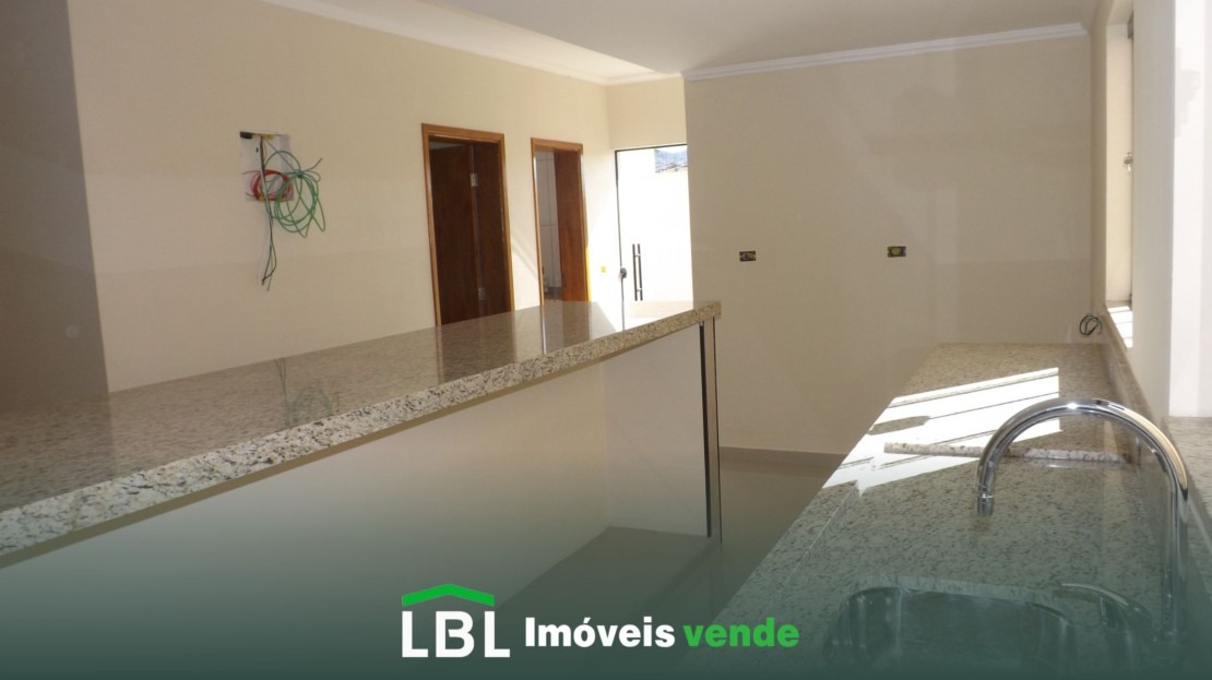 Vende-se excelente imóvel em Bueno Brandão-MG!