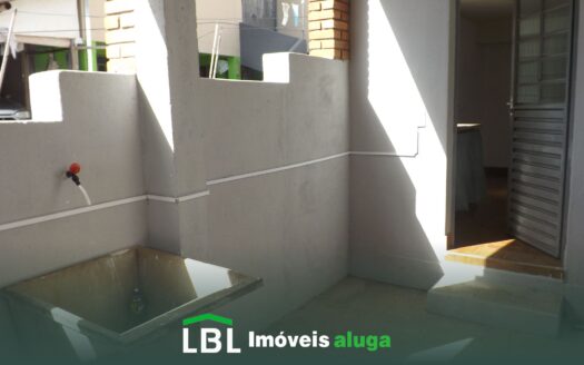 Casa boa de fundos no Centro de Bueno Brandão-MG