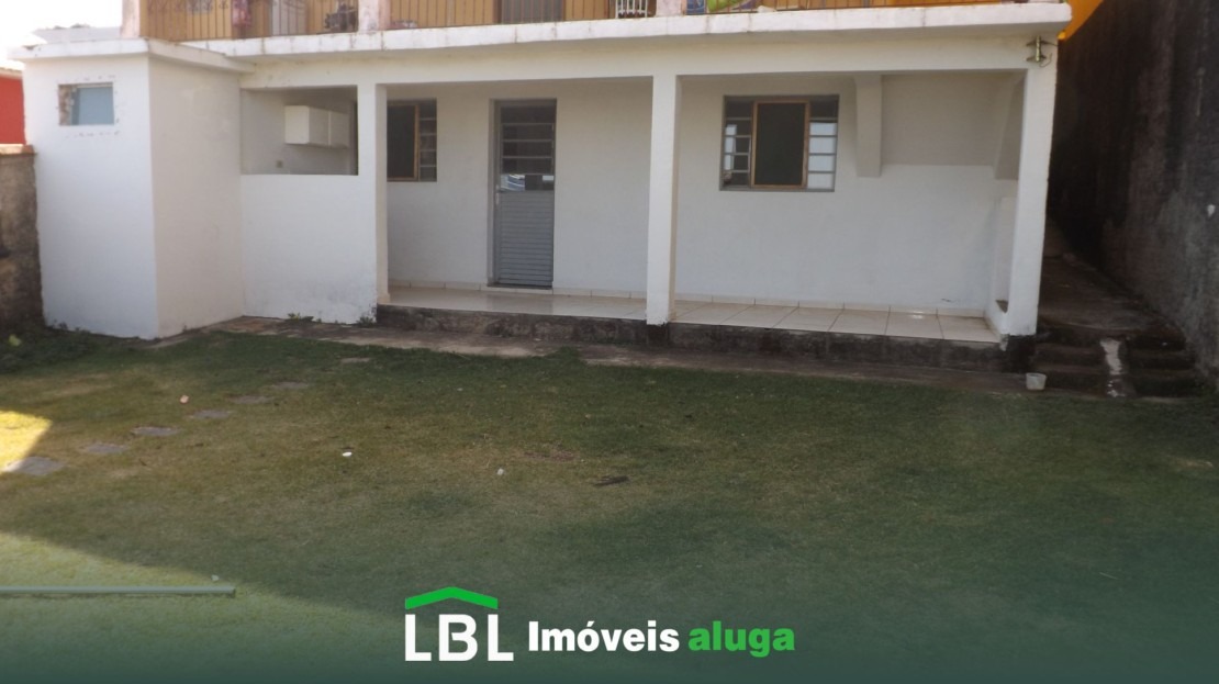 Aluga-se casa de fundos em Bueno Brandão-MG