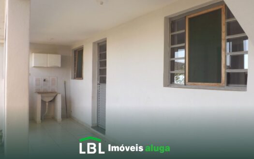 Casa de fundos no Jardim Campo Místico em Bueno Brandão