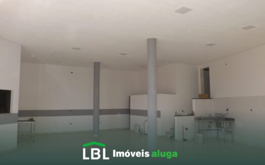 Excelente ponto comercial na Praça Virgílio de Melo Franco em Bueno Brandão