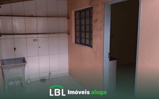 Casa pequena no Jardim Nova Suíça em Bueno Brandão-MG