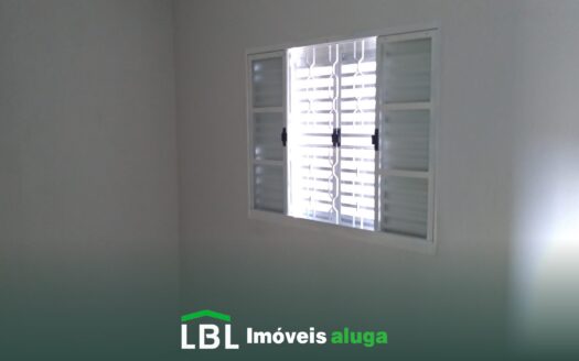 Casa boa, em Bueno Brandão-MG, próxima ao Hospital