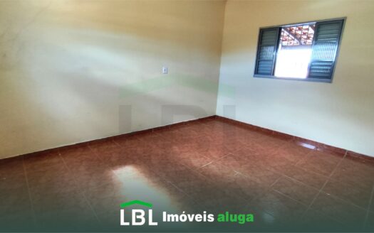 Casa pequena no Jardim das Palmeiras em Bueno Brandão-MG