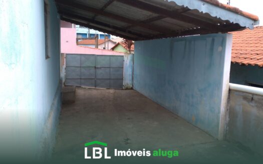 Casa localizada próxima ao Centro de Bueno Brandão-MG