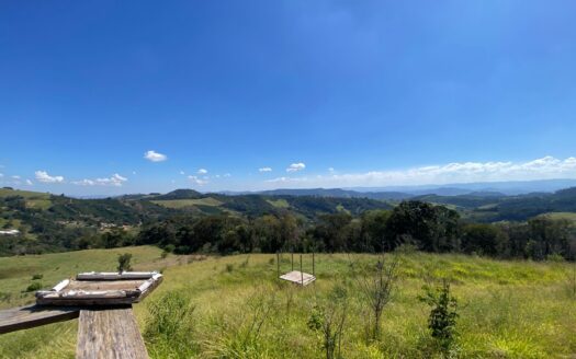 Ótimo terreno com casa ecológica e nascente em Bueno Brandão-MG
