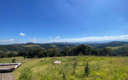 Ótimo terreno com casa ecológica e nascente em Bueno Brandão-MG