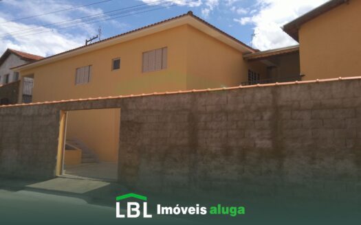 Excelente e ampla casa, próxima ao Centro, em Bueno Brandão