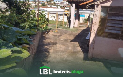 Casa no centro de Bueno Brandão-MG com 4 dormitórios