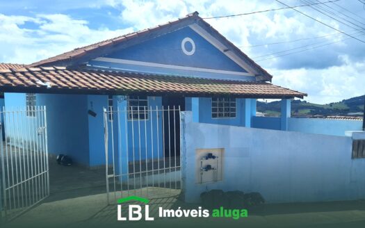 Casa boa com 02 dormitórios em Bueno Brandão-MG