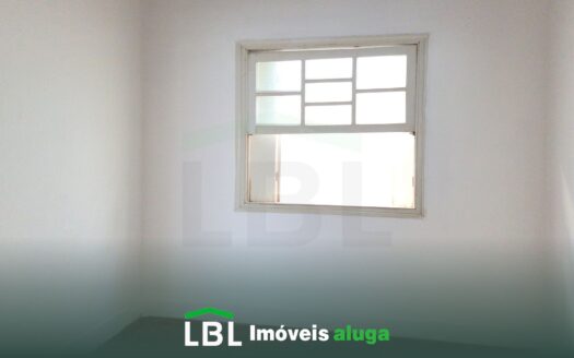 Casa na Praça Virgílio de Melo Franco em Bueno Brandão-MG