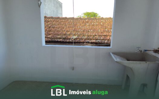 Casa na Praça Virgílio de Melo Franco em Bueno Brandão-MG