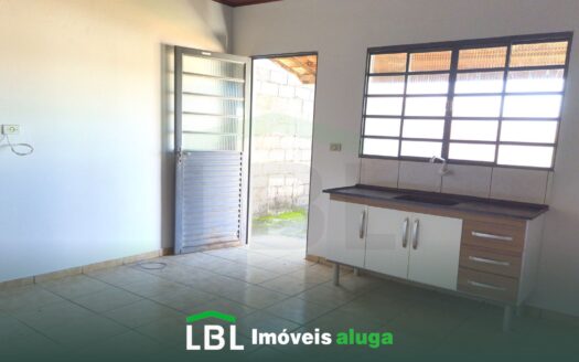 Casa pequena próxima ao Hospital de Bueno Brandão-MG