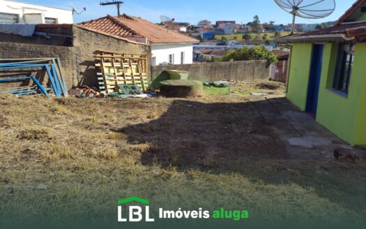 Casa pequena em Bueno Brandão-MG