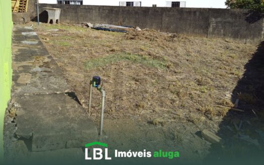 Casa pequena em Bueno Brandão-MG