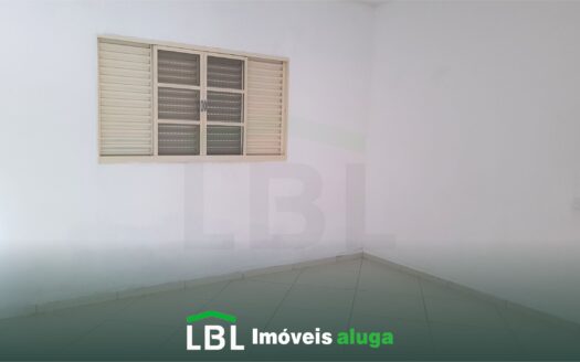 Casa boa em Bueno Brandão-MG com 3 dormitórios