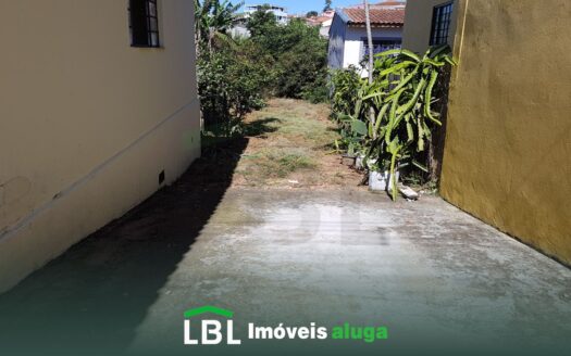 Casa boa, no Centro de Bueno Brandão-MG