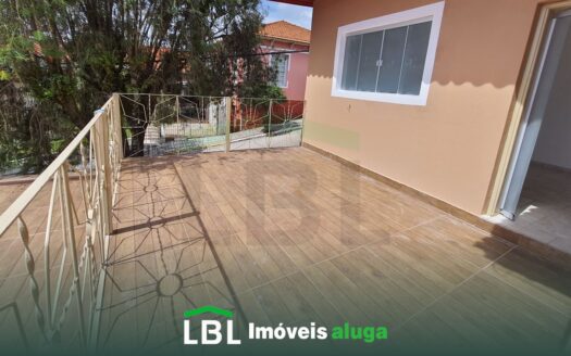 Ótima casa no Centro de Bueno Brandão-MG