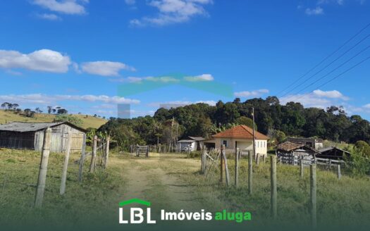 Chácara à 10,5km de Bueno Brandão-MG