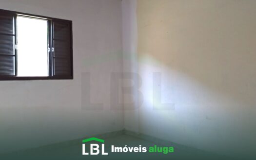 Chácara boa, no Bairro Guabiroba, em Bueno Brandão-MG