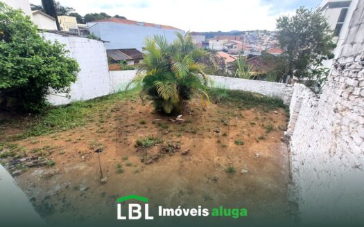 Ótima casa no Centro de Bueno Brandão-MG