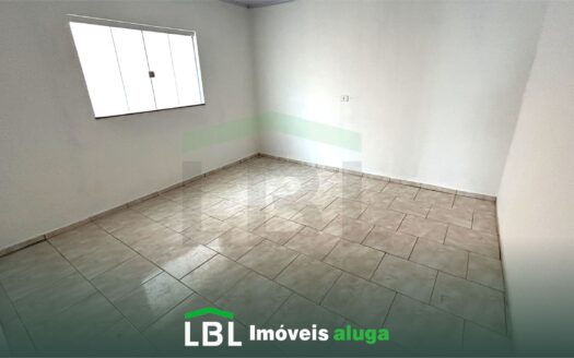 Casa boa com 01 dormitório no Centro de Bueno Brandão-MG