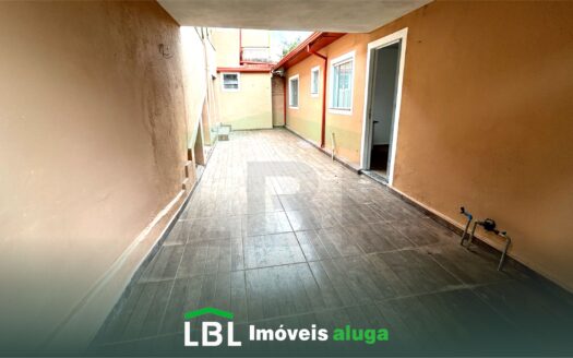 Casa boa com 01 dormitório no Centro de Bueno Brandão-MG