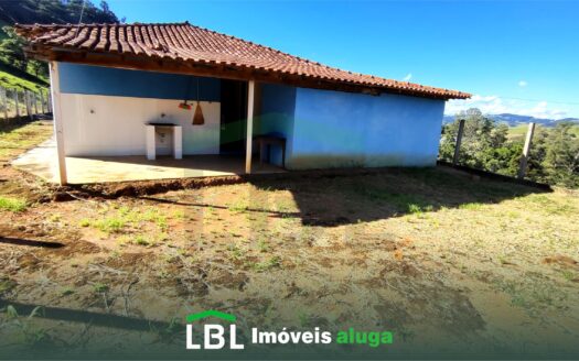 Ótima chácara, localizada à 5,5km do Centro de Bueno Brandão-MG