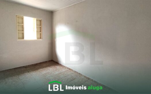 Casa pequena no Jardim Nova Suíça em Bueno Brandão-MG