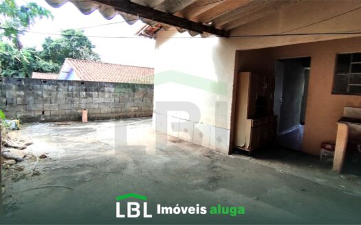 Casa pequena no Parque Brigagão II em Bueno Brandão-MG