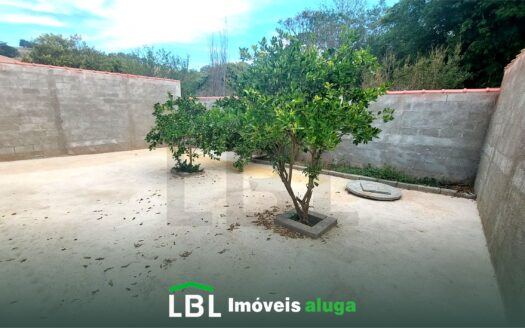 Ótima casa, localizada a 3km do Centro de Bueno Brandão-MG