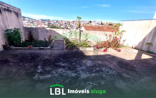 Ótima casa no Centro de Bueno Brandão-MG
