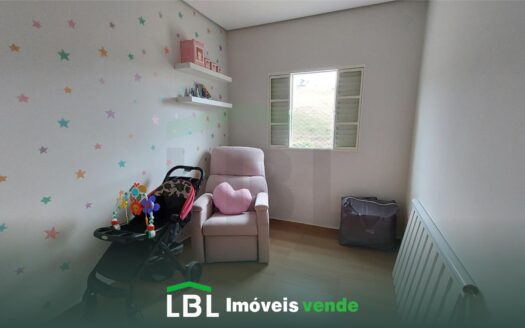 Chácara com Casa Reformada e Terreno para Plantio