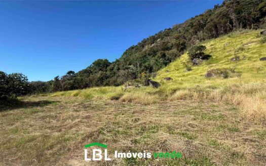 Terreno de 20.000 m² com Vista para as Montanhas